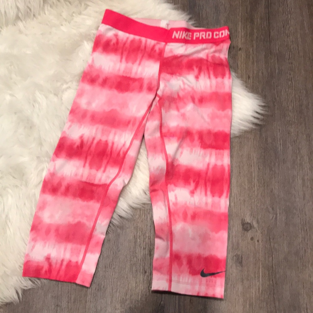 GUC pink Nike pro combat capris size S
